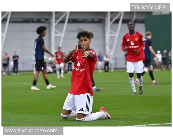 TA：曼联没能使用人数优势，他们看起来像是从未一同踢过球